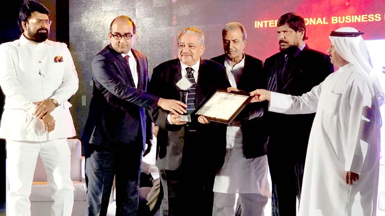 ഡോ. ഗീവർഗീസ് യോഹന്നാന് ഇൻഡോ^അറബ് ലീഡേഴ്‌സ് പുരസ്കാരം