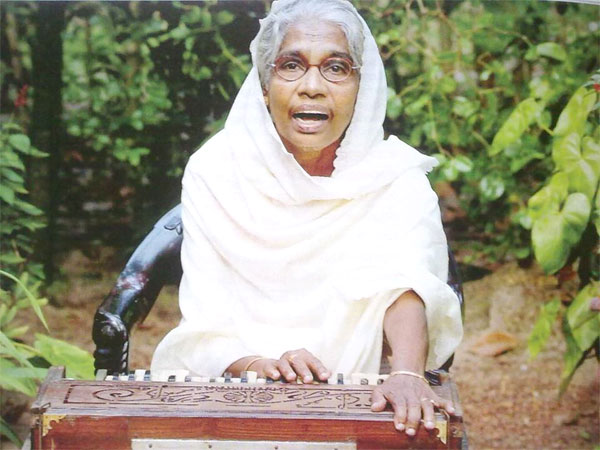 കാഥിക ആയിഷ ബീഗം അന്തരിച്ചു