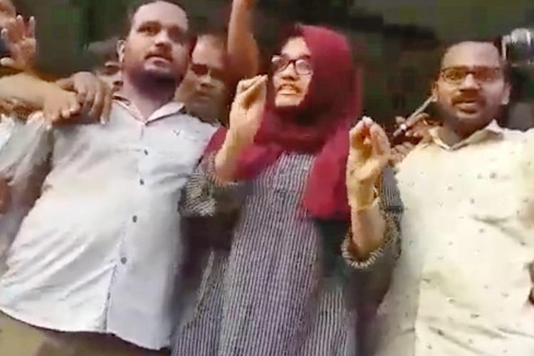 അൻെറ അഭിപ്രായം പെരേല് മതി; ആയിഷ റെന്നയെ മാപ്പ് പറയിപ്പിക്കാൻ ശ്രമിച്ച് സി.പി.എം പ്രവർത്തകർ