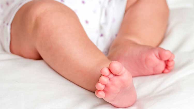 ബെ​ഡ്ഷീ​റ്റ് ക​ഴു​ത്തി​ല്‍ കു​രു​ങ്ങി കു​ഞ്ഞി​ന് ദാ​രു​ണാ​ന്ത്യം