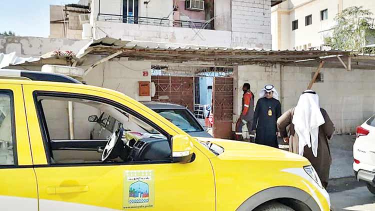 ബാ​ച്ചി​ല​ർ താ​മ​സം:  സാ​ൽ​മി​യ​യി​ൽ 25 കെ​ട്ടി​ട​ങ്ങ​ളി​ൽ വൈ​ദ്യു​തി വി​ച്ഛേ​ദി​ച്ചു