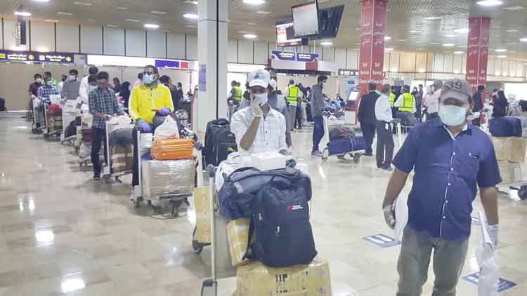 ബ​ഹ്​​റൈ​ൻ-​കോ​ഴി​​ക്കോ​ട്​ വി​മാ​നം പു​റ​പ്പെ​ട്ട​ത്​ ഒ​ന്ന​ര മ​ണി​ക്കൂ​ർ വൈ​കി