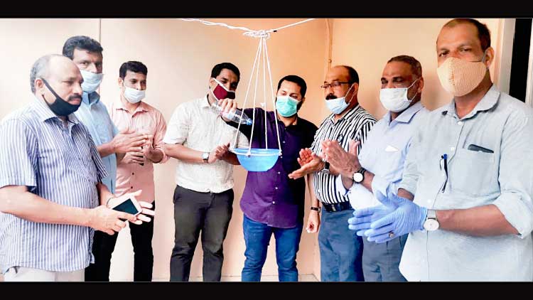 ബഹ്റൈൻ: ​കാ​ശ​പ്പ​റ​വ​ക​ൾ​ക്ക്​ കെ.​എം.​സി.​സി​യു​ടെ കാ​രു​ണ്യ​സ്​​പ​ർ​ശം