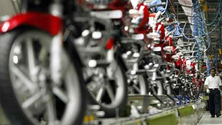 250ൽ അധികം ​ജീവനക്കാർക്ക് ​കോവിഡ്​; ഫാക്​ടറി അടച്ചിട​ണമെന്ന്​ ബജാജ്​  ജീവനക്കാർ