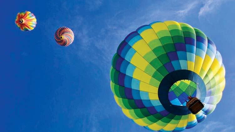 പ്ര​ഥ​മ ഹോ​ട്ട് എ​യ​ർ ബ​ലൂ​ൺ മേ​ള ഡി​സം​ബ​റി​ൽ