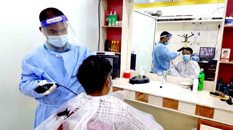 ഖത്തർ: ബാർബർ ഷോപ്പുകൾ തുറന്നു; പ്രതിരോധം പാലിച്ച്​