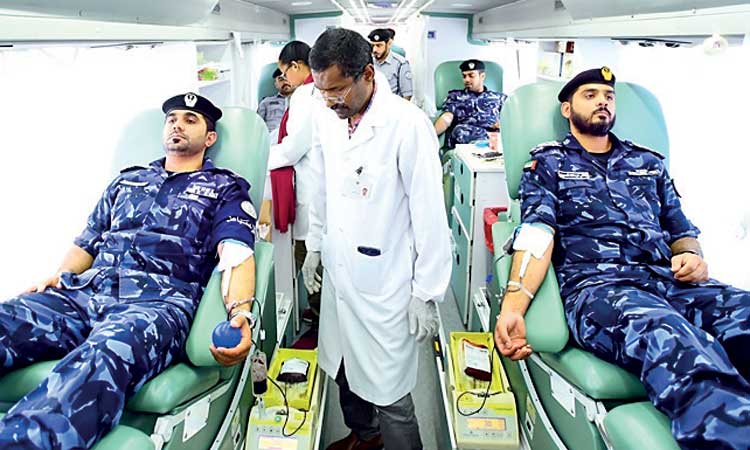 ഷാ​ർ​ജ പൊ​ലീ​സ്  ര​ക്ത​ദാ​ന കാ​മ്പ​യി​ൻ  സം​ഘ​ടി​പ്പി​ച്ചു