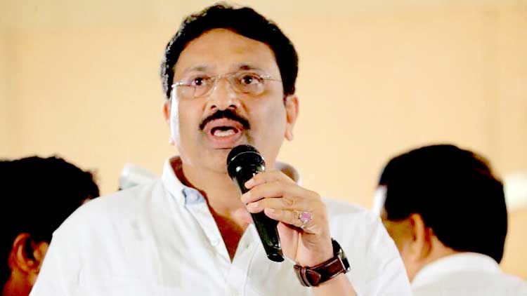 ഇ​പ്പോ​ഴ​ല്ലെ​ങ്കി​ൽ പി​ന്നെ എ​പ്പോ​ഴാ​ണ്​?