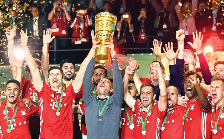 ചാമ്പ്യനായി പെപ് പടിയിറങ്ങി