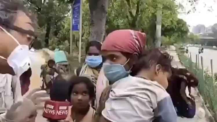 ഷൂസ് അഴിച്ചു നൽകി റിപ്പോർട്ടറുടെ ഹൃദയദാനം; കൈയ്യടിച്ച് സോഷ്യൽ മീഡിയ