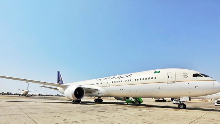 പു​തി​യ ബോ​യി​ങ്​ വി​മാ​നം ജി​ദ്ദ വി​മാ​ന​ത്താ​വ​ള​ത്തി​ലെ​ത്തി