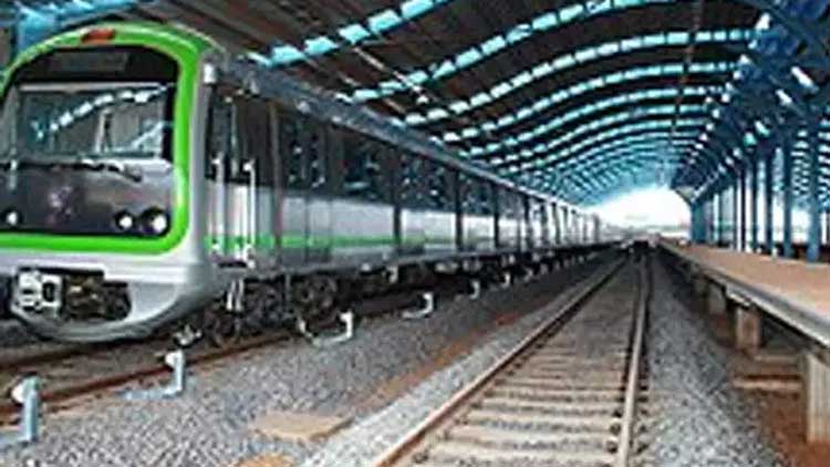 ഗ്രീ​ൻ ലൈ​നി​ൽ  കൂ​ടു​ത​ൽ ആ​റു കോ​ച്ച് ട്രെ​യി​ൻ