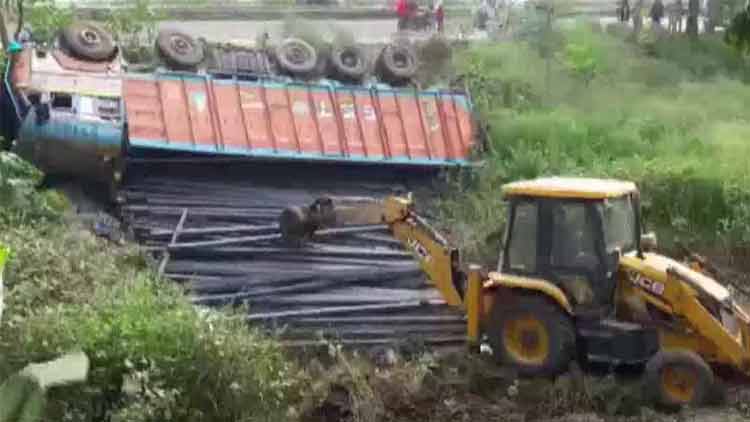 അപകട പരമ്പര തുടരുന്നു; ബിഹാറിൽ ബസും ട്രക്കും കൂട്ടിയിടിച്ച്​ ഒമ്പത്​ അന്തർ സംസ്​ഥാനതൊഴിലാളികൾ മരിച്ചു