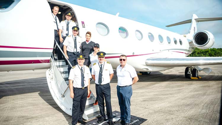 റെ​​​​ക്കോ​​​​ഡ്​ വേ​​​​ഗ​​​​ത്തി​​​​ല്‍ ഭൂ​​​​മി​​​​യെ  ചു​​​​റ്റി ഖ​​​​ത്ത​​​​ര്‍ എ​​​​ക്സി​​​​ക്യൂ​​​​ട്ടി​​​​വ്