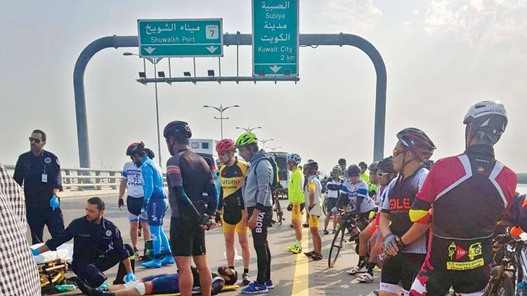 ജാ​ബി​ർ പാ​ല​ത്തി​ൽ സൈ​ക്കി​ളു​ക​ൾ കൂ​ട്ടി​യി​ടി​ച്ച്​ അ​ഞ്ചു​പേ​ർ​ക്ക്​ പ​രി​ക്ക്​