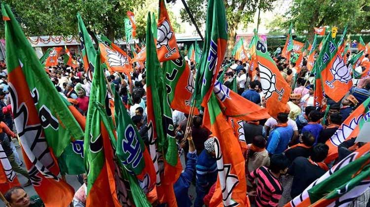 മറ്റു പാർട്ടിക്കാരെ ചാക്കിട്ടു പിടിക്കൽ; ബി.െജ.പി അധഃപതിച്ചുവെന്ന് അണികൾ