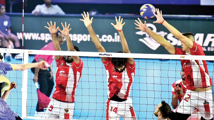 കൊ​ച്ചി ബ്ലൂ ​സ്പൈ​ക്കേ​ഴ്സി​നെ ത​ക​ർ​ത്ത്​ കാ​ലി​ക്ക​റ്റ് ഹീ​റോ​സ്