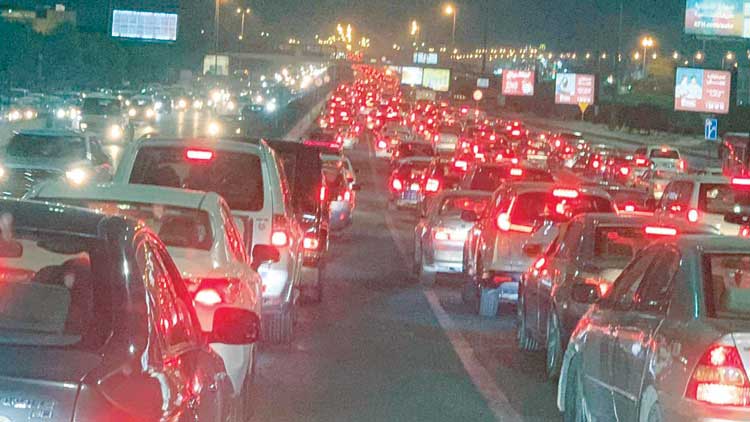 ഫോര്‍ത്ത് റിങ് റോഡ് ഗതാഗതം  തടസപ്പെട്ടത്​ മണിക്കൂറുകളോളം