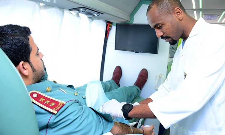 ഷാ​ര്‍ജ പൊ​ലീ​സ് ര​ക്ത​ദാ​ന ക്യാ​മ്പ് സം​ഘ​ടി​പ്പി​ച്ചു