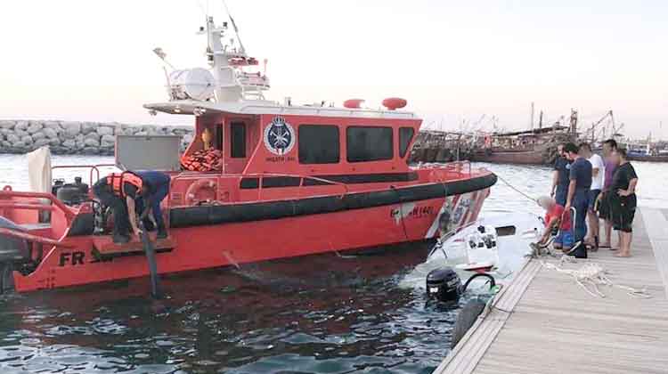 മി​ന അ​ബ്​​ദു​ല്ല​യി​ൽ ബോ​ട്ട്​ അപകടം; അ​ഞ്ചു​പേ​രെ ര​ക്ഷി​ച്ചു ശ​ക്ത​മാ​യ കാ​റ്റി​ലും