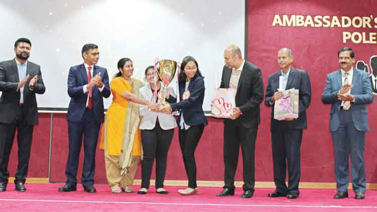 ഇ​ൻ​റ​ർ സ്​​കൂ​ൾ ഡി​േ​ബ​റ്റ്​: സ​ലാ​ല  ഇ​ന്ത്യ​ൻ സ്​​കൂ​ളി​ന്​ കി​രീ​ടം