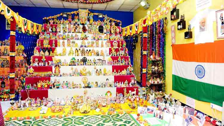 ന​വ​രാ​ത്രി ആ​ഘോ​ഷ​ത്തി​ന്​ ചാ​രു​ത പ​ക​ർ​ന്ന്​ ‘ബൊ​മ്മ​ക്കൊ​ലു’