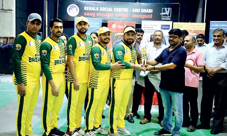 ബൗ​ളി​ങ്​ ടൂ​ർ​ണ​മെ​ൻ​റ്​: ബോ​ൾ  ബ്രേ​ക്കേ​ഴ്സ് അ​ബു​ദാ​ബി ജേ​താ​ക്ക​ൾ