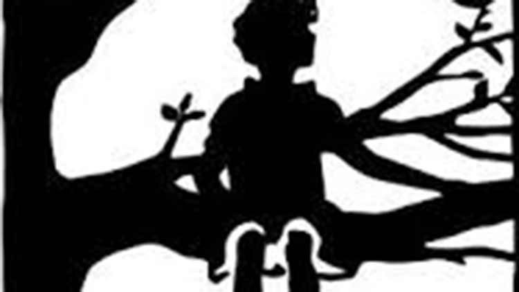 റേ​ഞ്ചി​ല്ല; ഒാ​ൺ​ലൈ​ൻ ക്ലാ​സി​നാ​യി വി​ദ്യാ​ർ​ഥി എ​ന്നും മ​ര​ത്തി​ൽ !