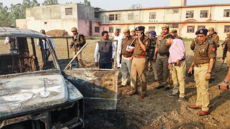 ബു​ല​ന്ദ്​​ഷ​ഹ​ർ പ്ര​തി​ക​ളെ വീ​ണ്ടും ജ​യി​ലി​ല​ട​ക്ക​ണ​മെ​ന്ന് കൊ​ല്ല​പ്പെ​ട്ട ഇ​ൻ​സ്​​പെ​ക്​​ട​റു​ടെ കു​ടും​ബം