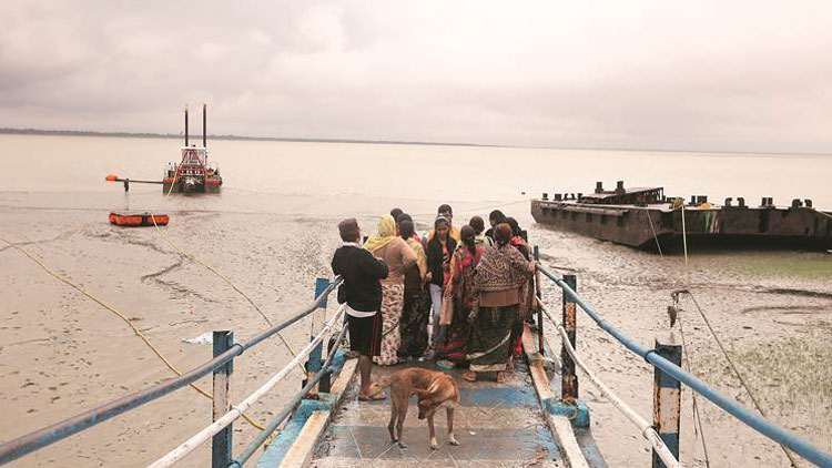 ബംഗാളിലും ഒഡിഷയിലും ‘ബു​ൾബുൾ’ ആഞ്ഞടിച്ചു; 12 മരണം