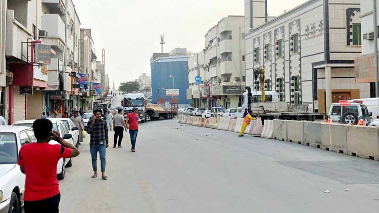 രോ​ഗി​ക​ളു​ടെ എ​ണ്ണം കൂ​ടു​ന്നു;  ഖ​സീ​മി​ലും ക​ടു​ത്ത നി​യ​ന്ത്ര​ണ​ങ്ങ​ൾ