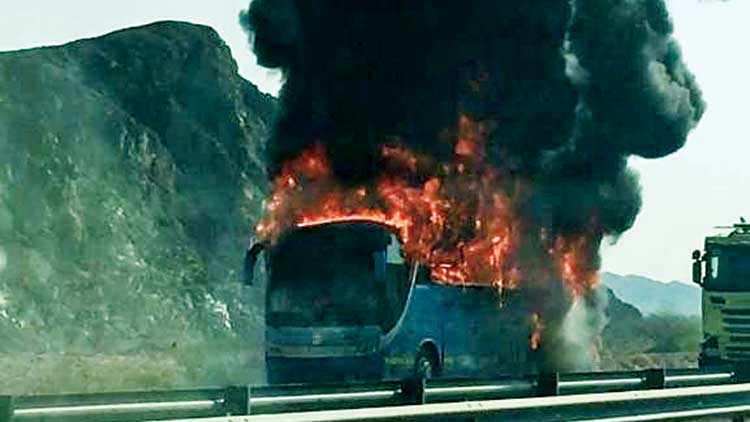 യാത്രാ ബസിന്​ തീപിടിച്ചത്​ പരിഭ്രാന്തി പരത്തി