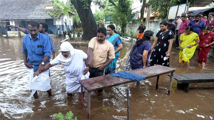 പോളിങ് കൂടുതൽ അരൂരിൽ; കുറവ് എറണാകുളത്ത്