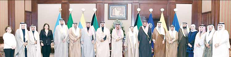 15 അം​ഗ കു​വൈ​ത്ത്​ മ​ന്ത്രി​സ​ഭ  അ​ധി​കാ​ര​മേ​റ്റു