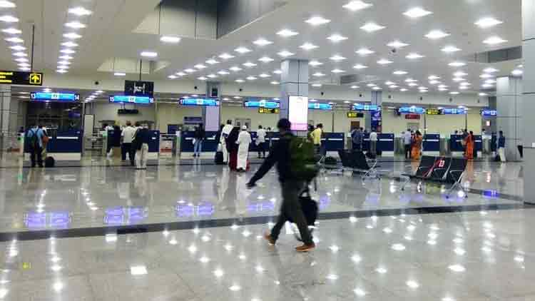 രണ്ടു വിമാനങ്ങളിലായി കരിപ്പൂരിലിറങ്ങിയത്​ 347 പേർ