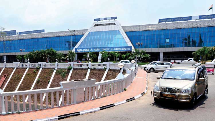 കരിപ്പൂരിൽ പ്രത്യേക എമിഗ്രേഷൻ കൗണ്ടർ