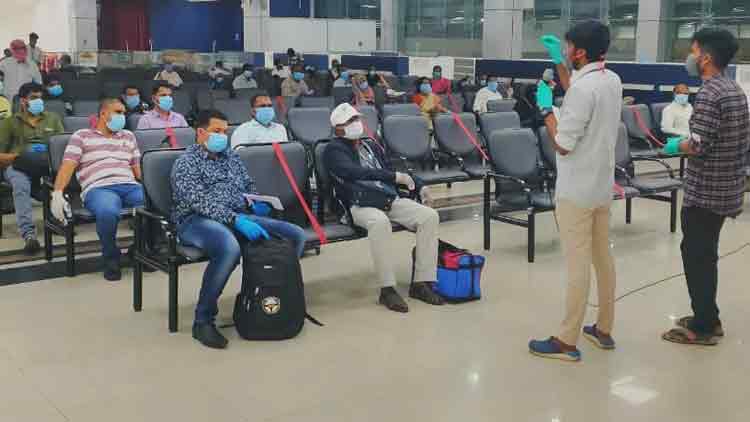 റിയാദിൽ നിന്ന്​ കരിപ്പൂരിലെത്തിയ യാത്രക്കാരിൽ രണ്ട്​ പേരെ ഐസൊലേഷനിലേക്ക്​ മാറ്റി