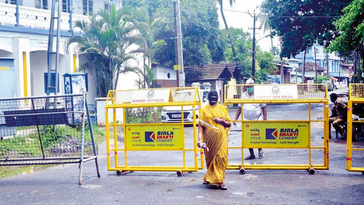 സമൂഹവ്യാപനം തടയാന്‍ കോഴിക്കോട്​ നഗരത്തിൽ കര്‍ശന നിയന്ത്രണം