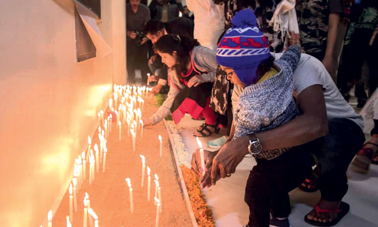 ഭീ​ക​രാ​ക്ര​മ​ണ​ത്തി​ൽ മ​രി​ച്ച സൈ​നി​ക​ർ​ക്ക്​ ഇ​ന്ത്യ​ൻ സ​മൂ​ഹം ആദരാഞ്​ജലി അ​ർ​പ്പി​ച്ചു