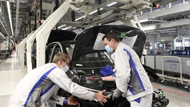 പ്രതിസന്ധിക്കിടയിലും ജീവനക്കാരുടെ ജോലി നഷ്​ടപ്പെടുത്തില്ലെന്ന്​ കാർ കമ്പനികൾ