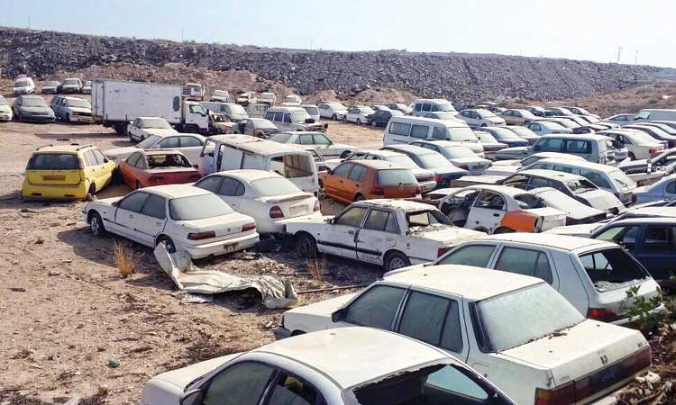 ഉ​പേ​ക്ഷി​ക്ക​പ്പെ​ട്ട 689  കാ​റു​ക​ൾ നീ​ക്കി