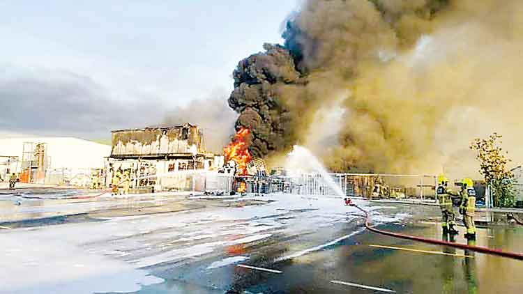 തൊ​ഴി​ലാ​ളി​ക​ളു​ടെ താ​മ​സ കേ​ന്ദ്ര​ത്തി​ൽ തീ​പി​ടി​ത്തം; ആ​ള​പാ​യ​മി​ല്ല