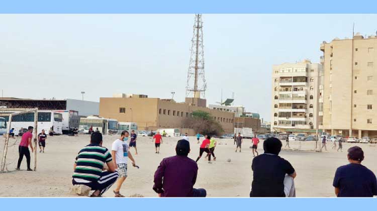 കർഫ്യൂ ഇളവ് സമയം മൈതാനത്ത് കളിക്കരുത് കർഫ്യൂ ഇളവ് സമയം മൈതാനത്ത് കളിക്കരുത്