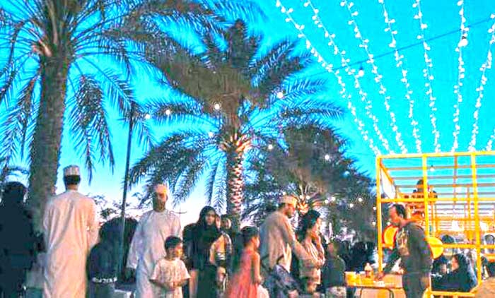 ഒ​മാ​നി​ലെ ആ​ദ്യ ബീ​ച്ച്​ കാ​ർ​ണി​വ​ൽ വി​ജ​യ​ക​രം;  കൂ​ടു​ത​ലി​ട​ങ്ങ​ളി​ൽ ആ​ലോ​ച​ന​യി​ൽ