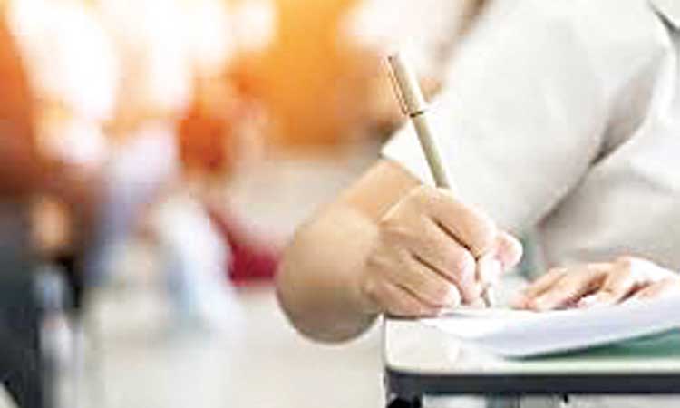 ഇ​ന്ത്യ​ൻ സ്​​കൂ​ളു​ക​ളി​ൽ സി.​ബി.​എ​സ്.​ഇ പ​രീ​ക്ഷ​ ന​ട​ക്കും