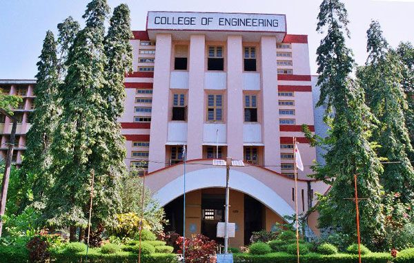 ഓണാഘോഷത്തിന് അനധികൃതമായി കാമ്പസില്‍ പ്രവേശിച്ചത് ഇരുപതോളം വാഹനങ്ങള്‍