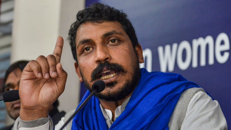 ‘‘ഏകാധിപത്യം ഉച്ചസ്ഥായിയിൽ’’:കസ്​റ്റഡിയിലെടുത്ത ചന്ദ്രശേഖറിനെ ഡൽഹിയിലെത്തിച്ചു