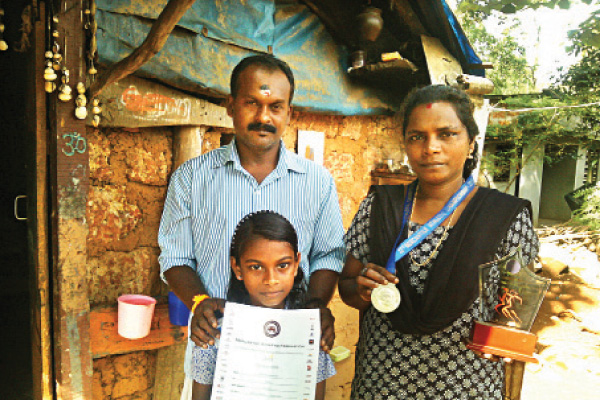 ലങ്കയില് ചാടി ചന്ദ്രിക നേടി ലങ്കയില് ചാടി ചന്ദ്രിക നേടി