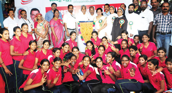 കോളജ് ഗെയിംസ്: അസംപ്ഷന് കിരീടം