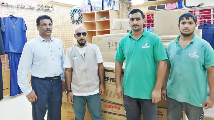 സ്​പോർട്​സ്​ ഉപകരണ കട കാലിയാക്കി മലയാളിയുടെ സംഭാവന